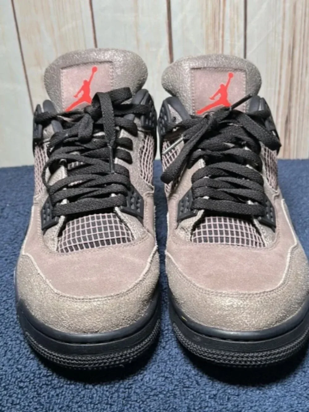 Air Jordan 4 ‘Taupe Hase’